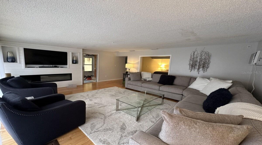 Electric Fireplace And Tv In A Comfortable Atmosphere.