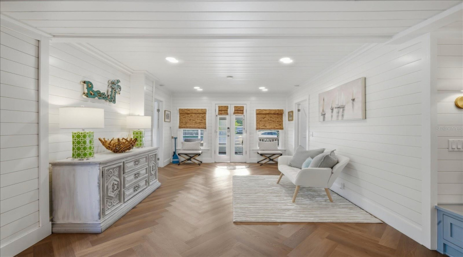 Holmes Beach, Florida 34217, 2 Bedroom Bedrooms, ,2 Bathroombathrooms,Residential,For Sale,Gulf,0,Mfra4684724