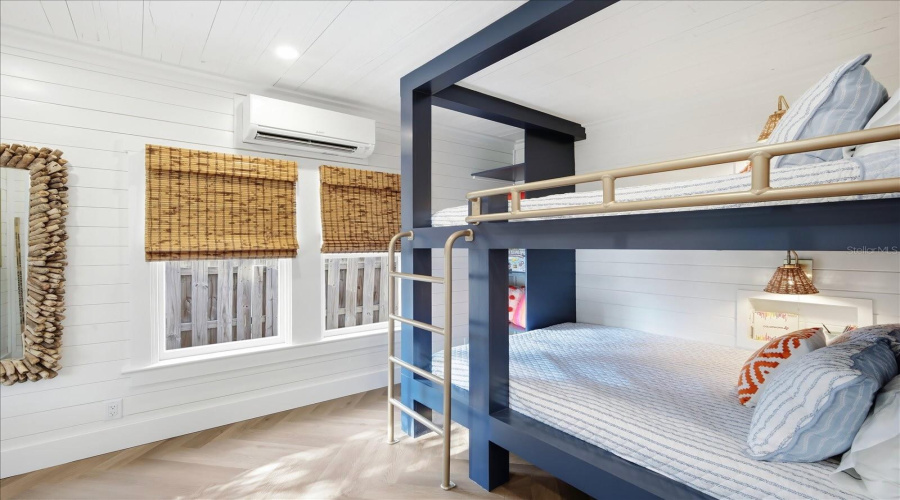 Holmes Beach, Florida 34217, 2 Bedroom Bedrooms, ,2 Bathroombathrooms,Residential,For Sale,Gulf,0,Mfra4684724