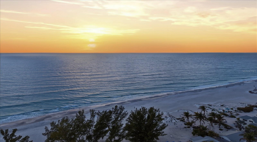 Holmes Beach, Florida 34217, 2 Bedroom Bedrooms, ,2 Bathroombathrooms,Residential,For Sale,Gulf,0,Mfra4684724