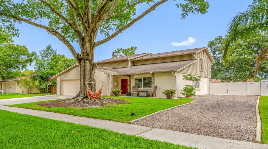 Tampa, Florida 33624, 4 Bedroom Bedrooms, ,2 Bathroombathrooms,Residential,For Sale,Hound Horn,0,Mfrtb8516623