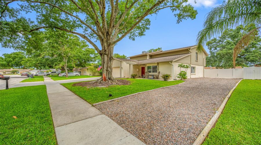 Tampa, Florida 33624, 4 Bedroom Bedrooms, ,2 Bathroombathrooms,Residential,For Sale,Hound Horn,0,Mfrtb8516623