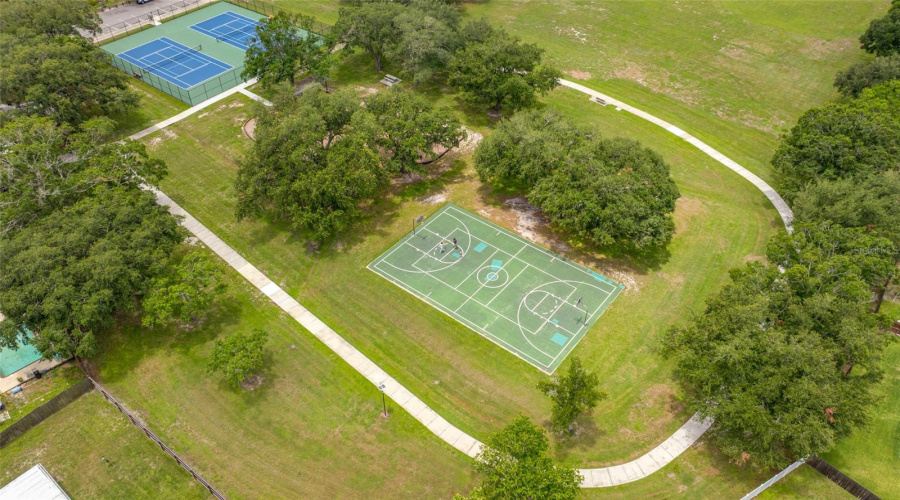 Tampa, Florida 33624, 4 Bedroom Bedrooms, ,2 Bathroombathrooms,Residential,For Sale,Hound Horn,0,Mfrtb8516623