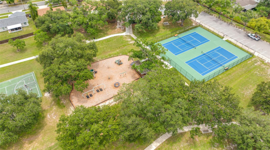 Tampa, Florida 33624, 4 Bedroom Bedrooms, ,2 Bathroombathrooms,Residential,For Sale,Hound Horn,0,Mfrtb8516623