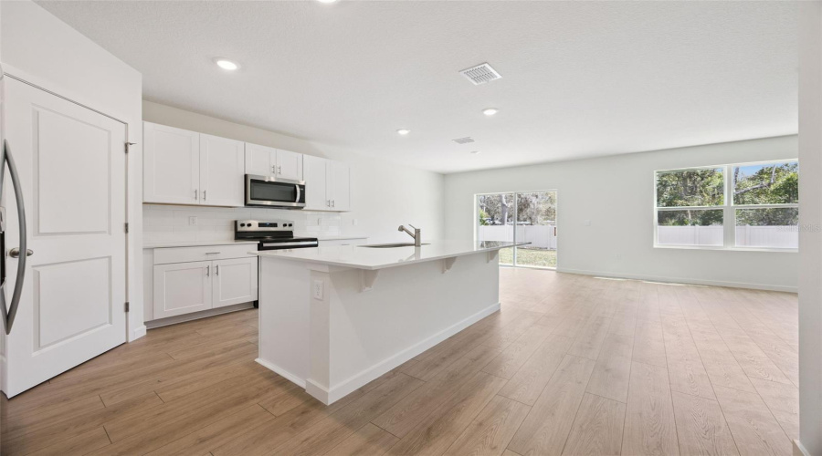 Apopka, Florida 32703, 5 Bedroom Bedrooms, ,3 Bathroombathrooms,Residential,For Sale,Gull,0,Mfro6422977