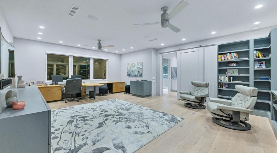 Sarasota, Florida 34231, 3 Bedroom Bedrooms, ,3 Bathroombathrooms,Residential,For Sale,Eastbrook,0,Mfra4701375