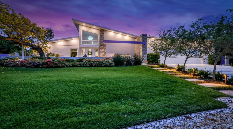 Sarasota, Florida 34231, 3 Bedroom Bedrooms, ,3 Bathroombathrooms,Residential,For Sale,Eastbrook,0,Mfra4701375