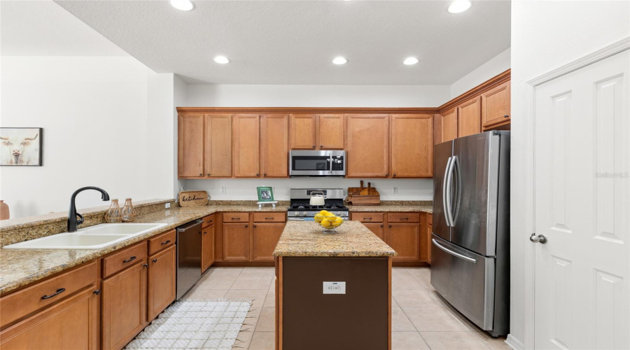 Odessa, Florida 33556, 4 Bedroom Bedrooms, ,3 Bathroombathrooms,Residential,For Sale,Ivy Lake,0,Mfrtb8528968