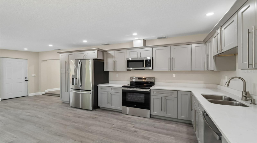 Tampa, Florida 33616, 3 Bedroom Bedrooms, ,2 Bathroombathrooms,Residential,For Sale,West Shore,0,Mfrtb8514270