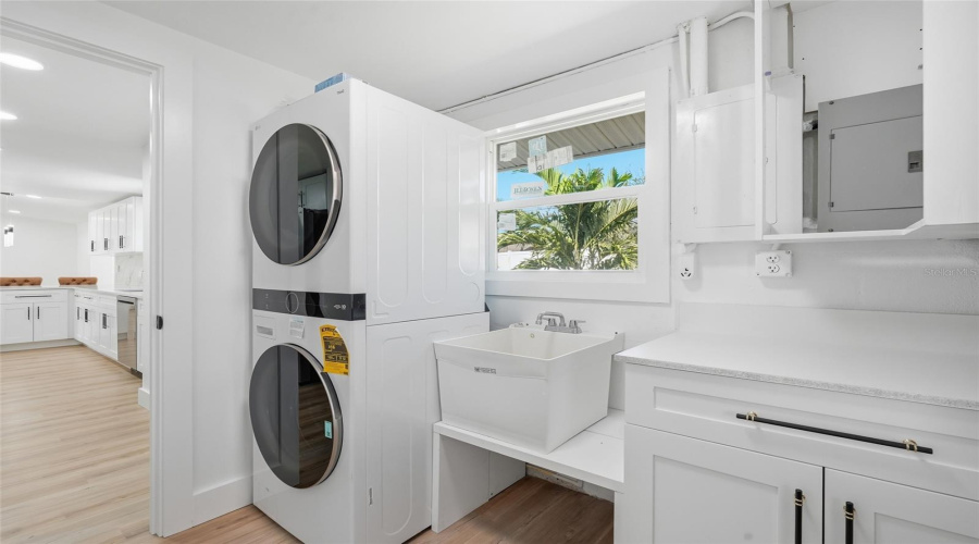 Venice, Florida 34293, 4 Bedroom Bedrooms, ,2 Bathroombathrooms,Residential,For Sale,Olympia,0,Mfrtb8541408