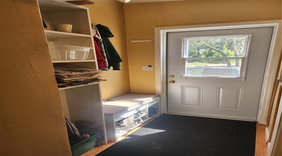 Side Entrance &Quot;Mud&Quot; Room
