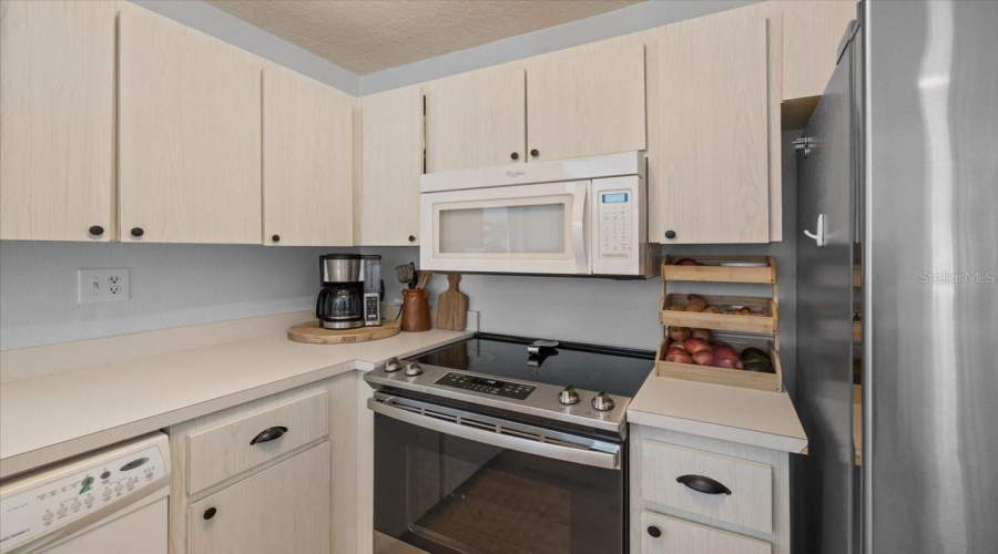 Weeki Wachee, Florida 34607, 2 Bedroom Bedrooms, ,3 Bathroombathrooms,Residential,For Sale,Aberdeen,0,Mfrtb8512787