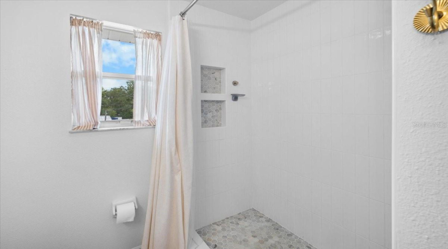 Weeki Wachee, Florida 34607, 2 Bedroom Bedrooms, ,3 Bathroombathrooms,Residential,For Sale,Aberdeen,0,Mfrtb8512787