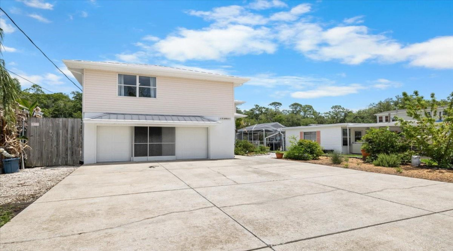 Weeki Wachee, Florida 34607, 2 Bedroom Bedrooms, ,3 Bathroombathrooms,Residential,For Sale,Aberdeen,0,Mfrtb8512787