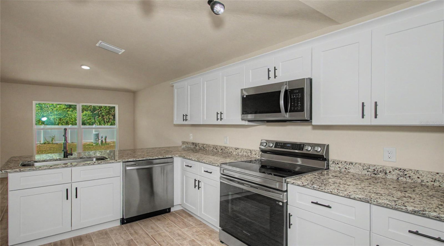 Ocala, Florida 34480, 3 Bedroom Bedrooms, ,2 Bathroombathrooms,Residential,For Sale,81St,0,Mfrtb8526816