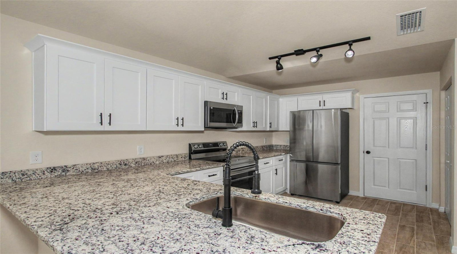 Ocala, Florida 34480, 3 Bedroom Bedrooms, ,2 Bathroombathrooms,Residential,For Sale,81St,0,Mfrtb8526816