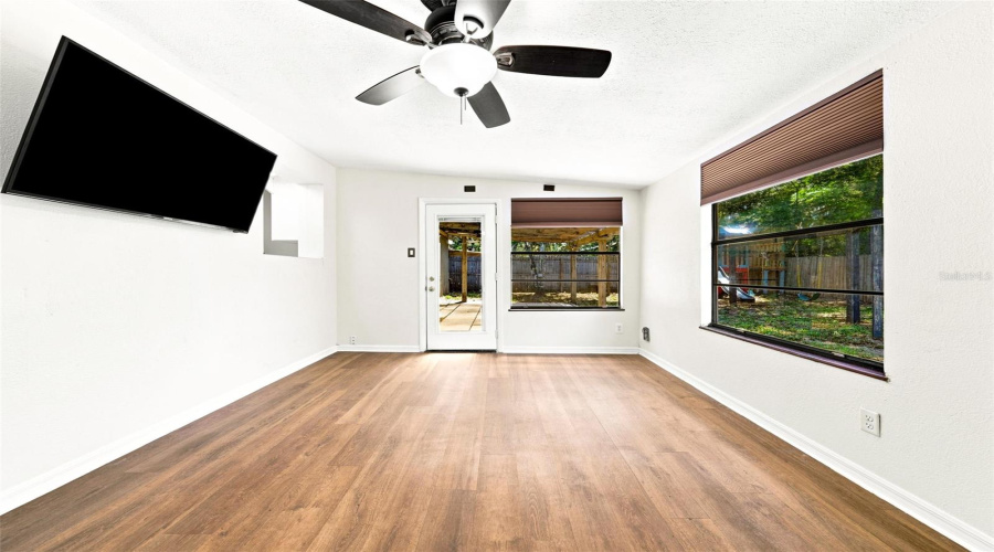 Eustis, Florida 32726, 4 Bedroom Bedrooms, ,2 Bathroombathrooms,Residential,For Sale,Garden,0,Mfro6427661