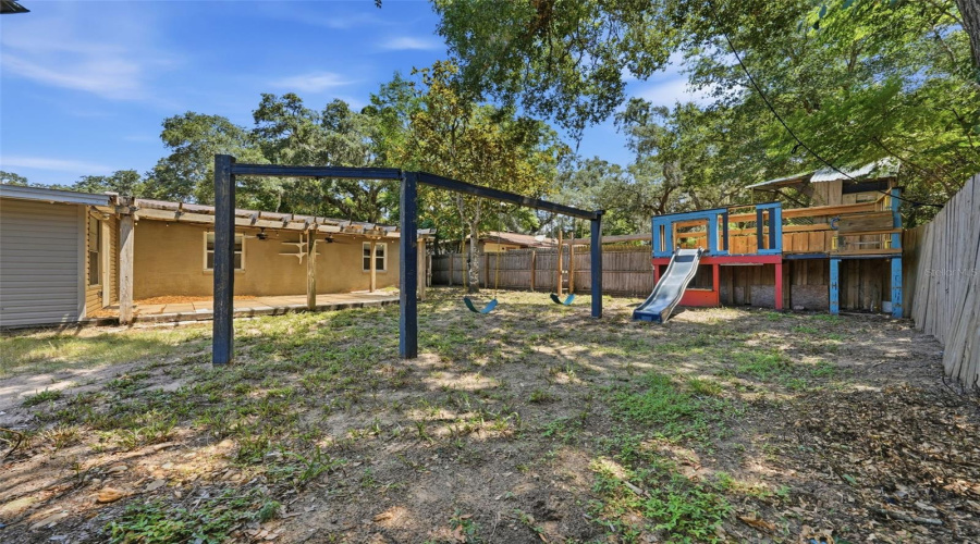 Eustis, Florida 32726, 4 Bedroom Bedrooms, ,2 Bathroombathrooms,Residential,For Sale,Garden,0,Mfro6427661