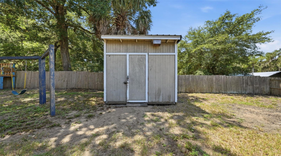 Eustis, Florida 32726, 4 Bedroom Bedrooms, ,2 Bathroombathrooms,Residential,For Sale,Garden,0,Mfro6427661
