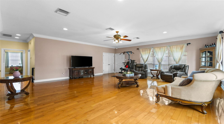 Plant City, Florida 33567, 5 Bedroom Bedrooms, ,3 Bathroombathrooms,Residential,For Sale,Colson,0,Mfrtb8457563