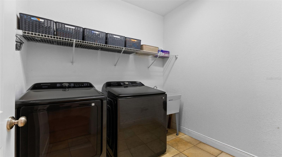 Plant City, Florida 33567, 5 Bedroom Bedrooms, ,3 Bathroombathrooms,Residential,For Sale,Colson,0,Mfrtb8457563