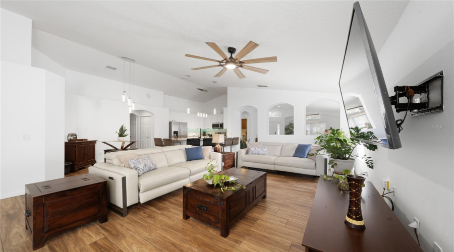 Orlando, Florida 32832, 3 Bedroom Bedrooms, ,2 Bathroombathrooms,Residential,For Sale,Budworth,0,Mfro6416731