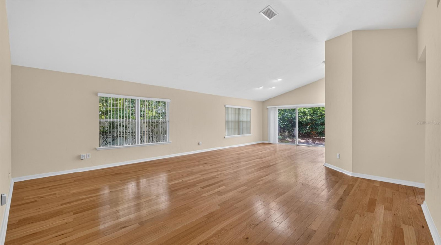 Gainesville, Florida 32608, 3 Bedroom Bedrooms, ,2 Bathroombathrooms,Residential,For Sale,31St,0,Mfrgc541144