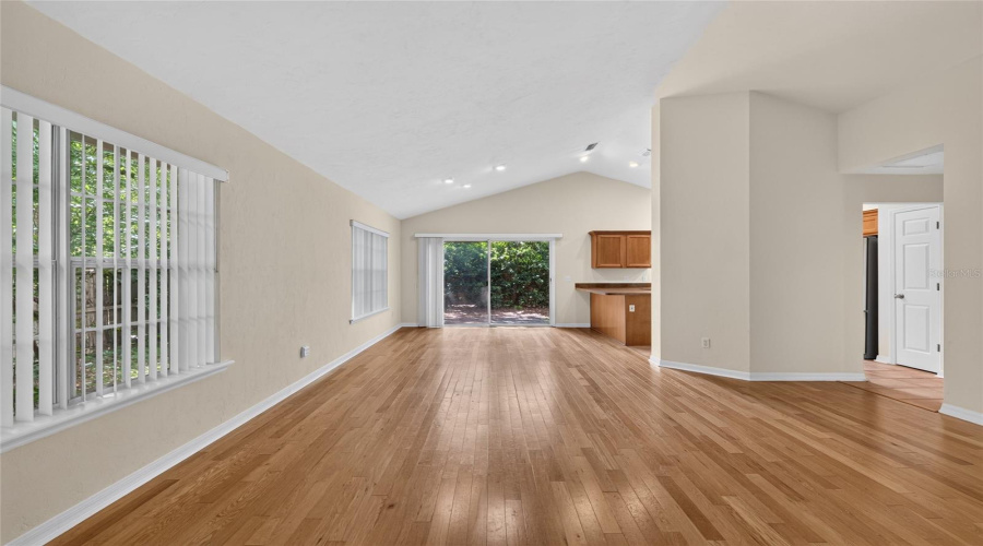 Gainesville, Florida 32608, 3 Bedroom Bedrooms, ,2 Bathroombathrooms,Residential,For Sale,31St,0,Mfrgc541144