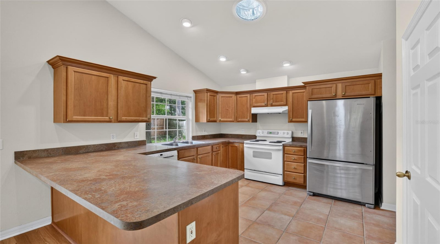 Gainesville, Florida 32608, 3 Bedroom Bedrooms, ,2 Bathroombathrooms,Residential,For Sale,31St,0,Mfrgc541144