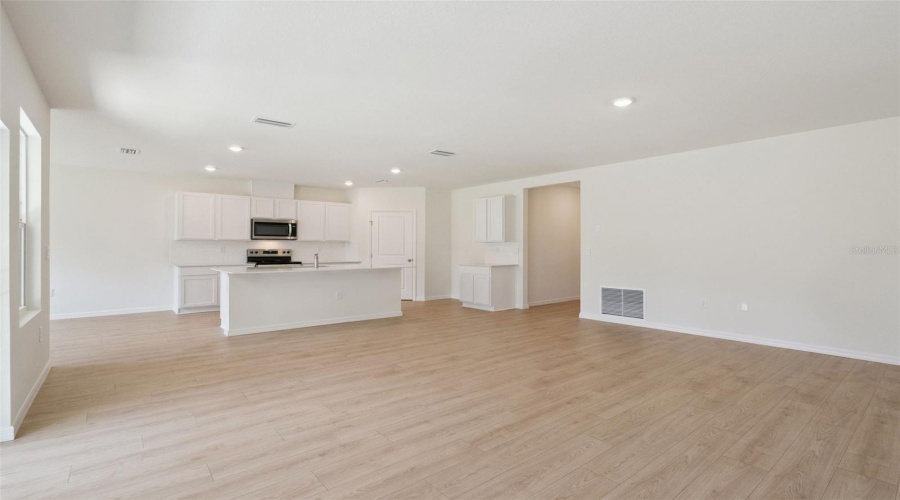 Daytona Beach, Florida 32124, 4 Bedroom Bedrooms, ,3 Bathroombathrooms,Residential,For Sale,Morfontaine,0,Mfro6421141