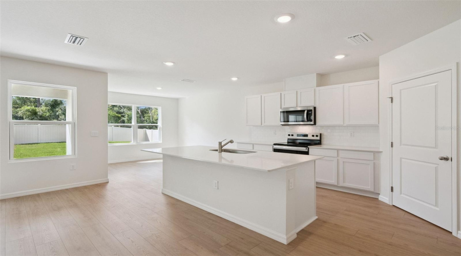 Daytona Beach, Florida 32124, 4 Bedroom Bedrooms, ,3 Bathroombathrooms,Residential,For Sale,Morfontaine,0,Mfro6421141