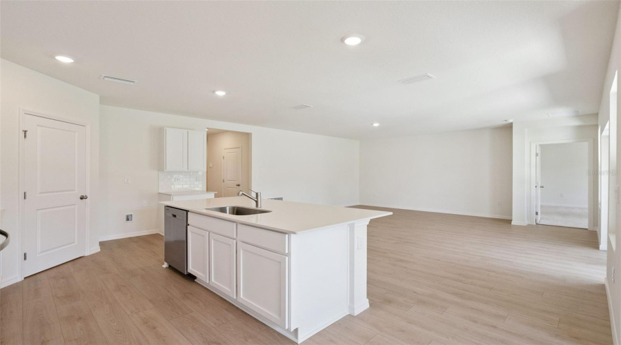 Daytona Beach, Florida 32124, 4 Bedroom Bedrooms, ,3 Bathroombathrooms,Residential,For Sale,Morfontaine,0,Mfro6421141