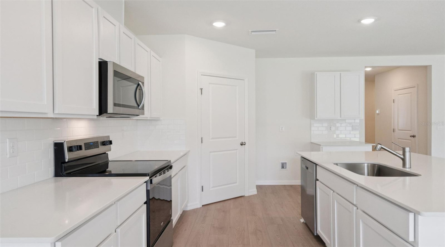 Daytona Beach, Florida 32124, 4 Bedroom Bedrooms, ,3 Bathroombathrooms,Residential,For Sale,Morfontaine,0,Mfro6421141