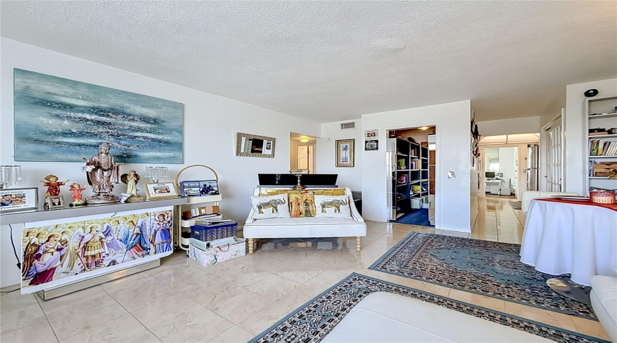 South Pasadena, Florida 33707, 2 Bedroom Bedrooms, ,1 Bathroombathrooms,Residential,For Sale,Shore,0,Mfrw7888346