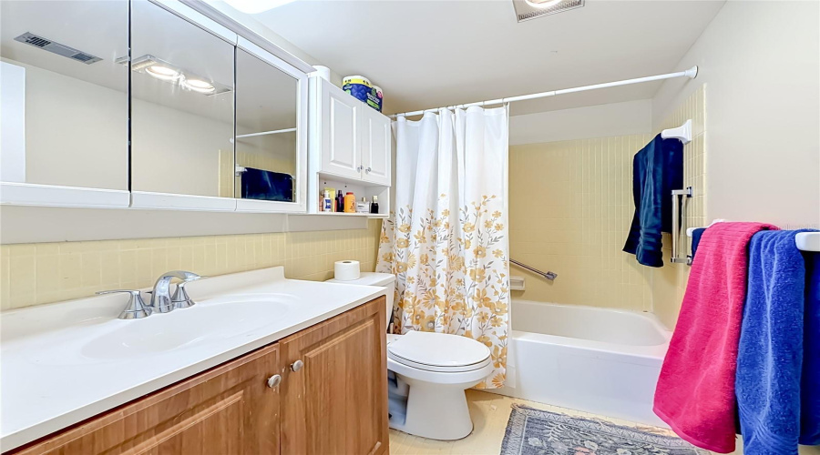 South Pasadena, Florida 33707, 2 Bedroom Bedrooms, ,1 Bathroombathrooms,Residential,For Sale,Shore,0,Mfrw7888346