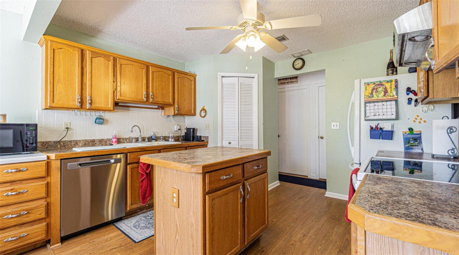 Spring Hill, Florida 34609, 3 Bedroom Bedrooms, ,2 Bathroombathrooms,Residential,For Sale,Schalekamp,0,Mfrtb8474336