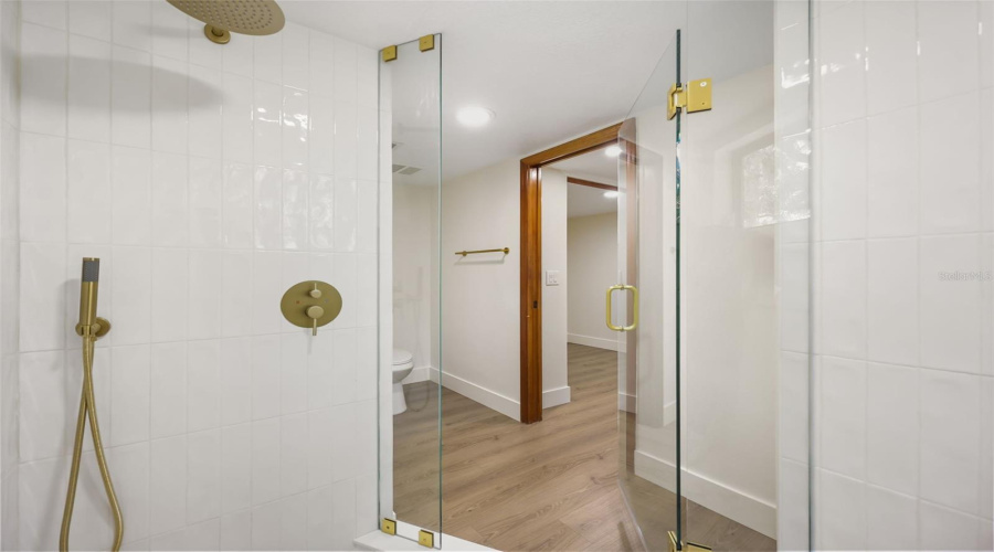 Primary En-Suite Bathroom
