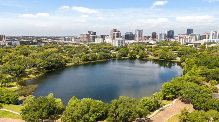 Lake Cherokee And Downtown Orlando Skyline