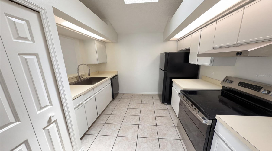 Orlando, Florida 32812, 2 Bedroom Bedrooms, ,2 Bathroombathrooms,Residential,For Sale,Plainfield,0,Mfro6397969