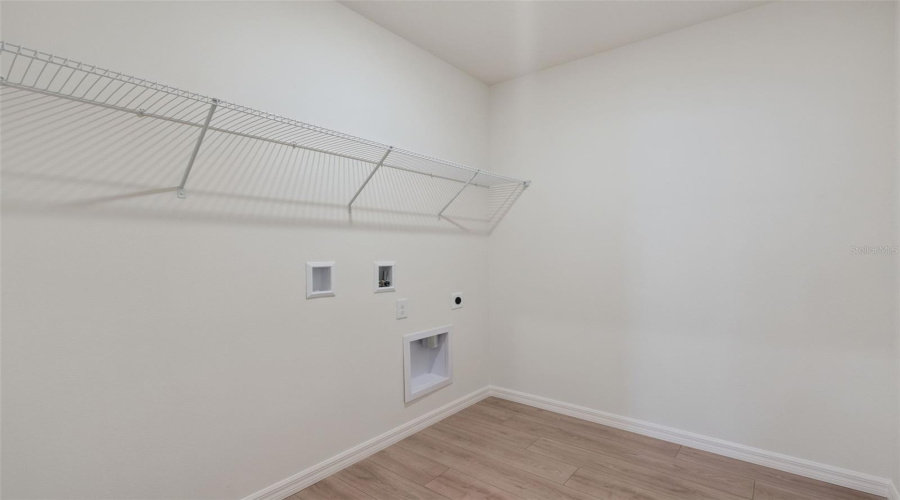 Daytona Beach, Florida 32124, 5 Bedroom Bedrooms, ,3 Bathroombathrooms,Residential,For Sale,Morfontaine,0,Mfro6411289