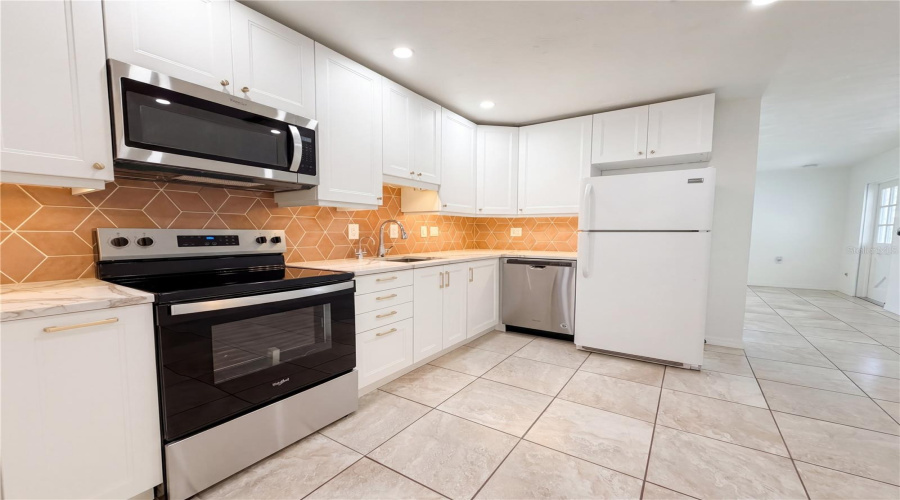 Englewood, Florida 34223, 3 Bedroom Bedrooms, ,2 Bathroombathrooms,Residential,For Sale,4Th,0,Mfro6400871