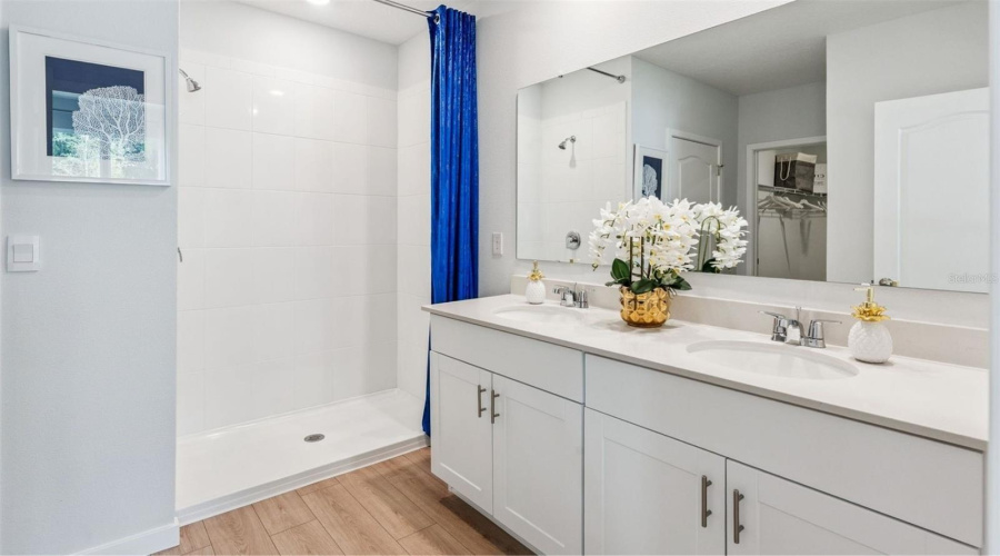 Apopka, Florida 32703, 4 Bedroom Bedrooms, ,2 Bathroombathrooms,Residential,For Sale,Gull,0,Mfro6391866
