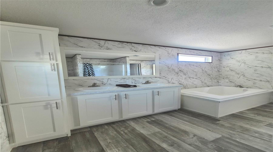 Brooksville, Florida 34613, 3 Bedroom Bedrooms, ,2 Bathroombathrooms,Residential,For Sale,Weeping Willow,0,Mfrtb8501607