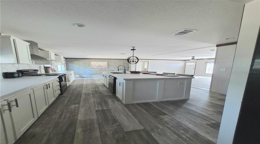 Brooksville, Florida 34613, 3 Bedroom Bedrooms, ,2 Bathroombathrooms,Residential,For Sale,Weeping Willow,0,Mfrtb8501607