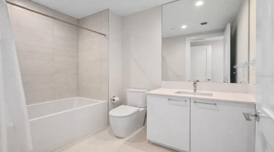 Guest En Suite With Tub