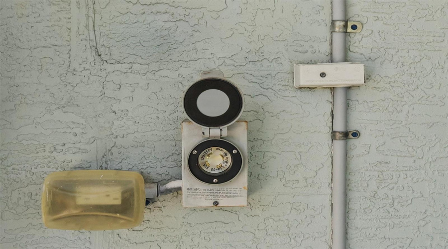 30 Amp Electrical Plug Already Installed (Generator Ready)