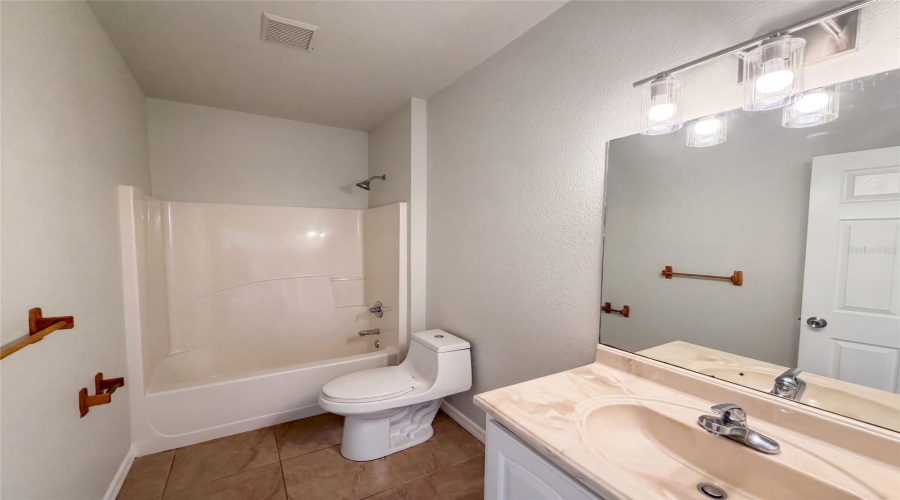 Avon Park, Florida 33825, 3 Bedroom Bedrooms, ,2 Bathroombathrooms,Residential,For Sale,Lowell,0,Mfro6434814