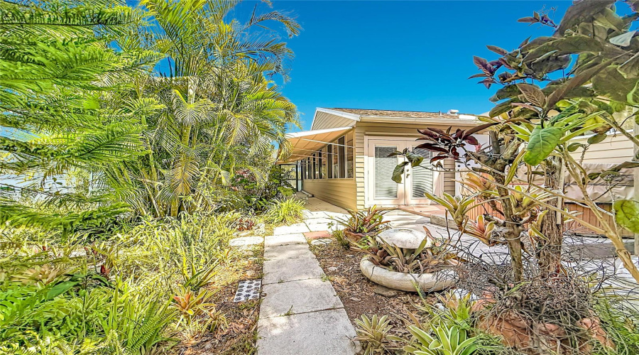 Venice, Florida 34293, 2 Bedroom Bedrooms, ,2 Bathroombathrooms,Residential,For Sale,Seminole,0,Mfrs5147610
