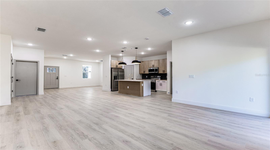 Deltona, Florida 32738, 3 Bedroom Bedrooms, ,3 Bathroombathrooms,Residential,For Sale,Hibiscus,0,Mfro6371509