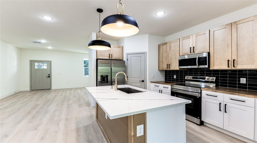 Deltona, Florida 32738, 3 Bedroom Bedrooms, ,3 Bathroombathrooms,Residential,For Sale,Hibiscus,0,Mfro6371509